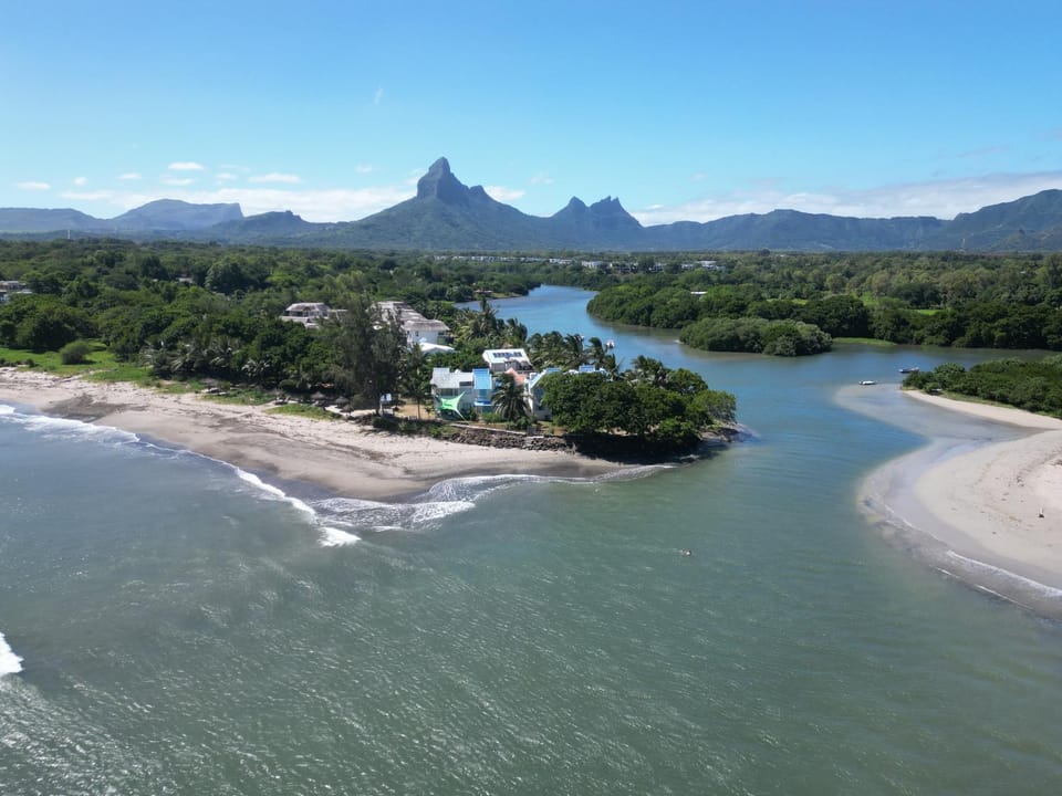 Between 2 waters Villa, free rental car offered. Villa in Rivière Noire District, Mauritius