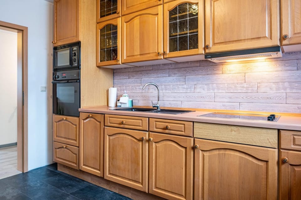 Kitchen or kitchenette, Living room