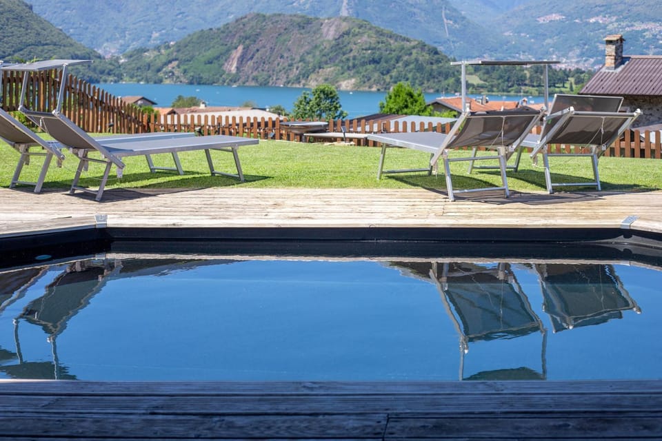 Lake view, Swimming pool