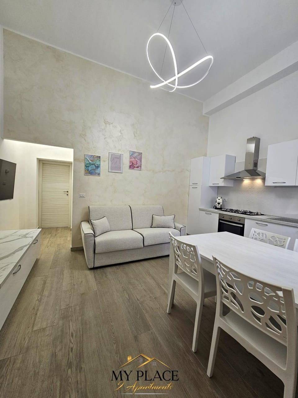 Bed, TV and multimedia, Kitchen or kitchenette, Living room, Photo of the whole room, Seating area, Dining area, Bedroom, pet friendly