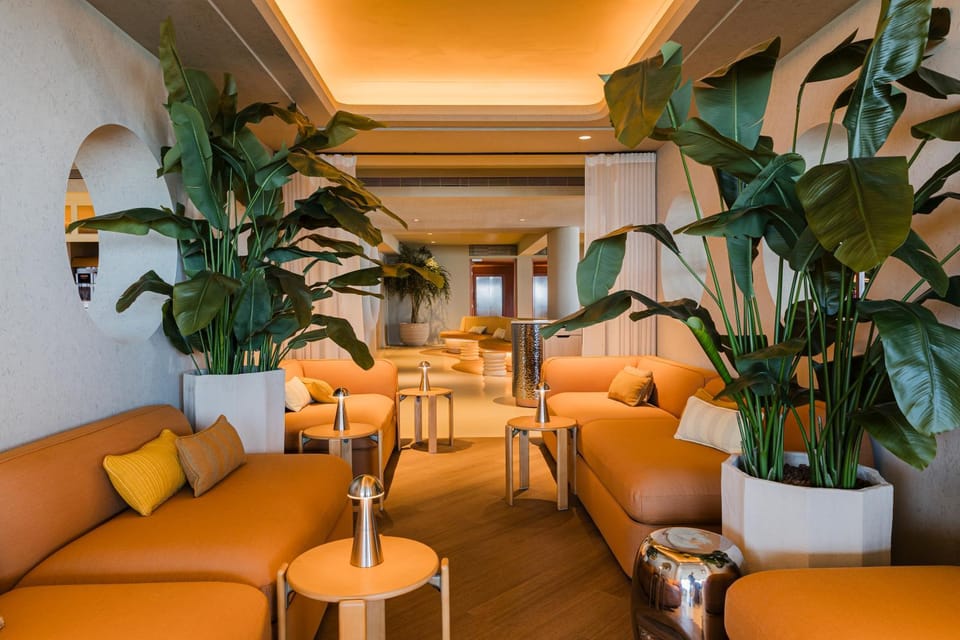 Restaurant/places to eat, Lobby or reception