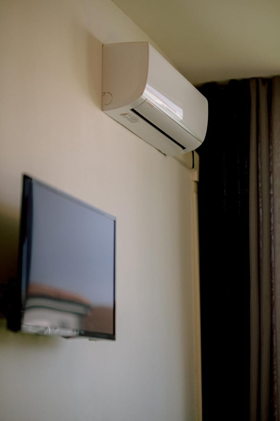 TV and multimedia, air conditioner