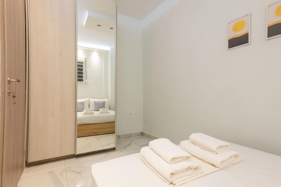 Bed, Photo of the whole room, Bedroom, towels, wardrobe