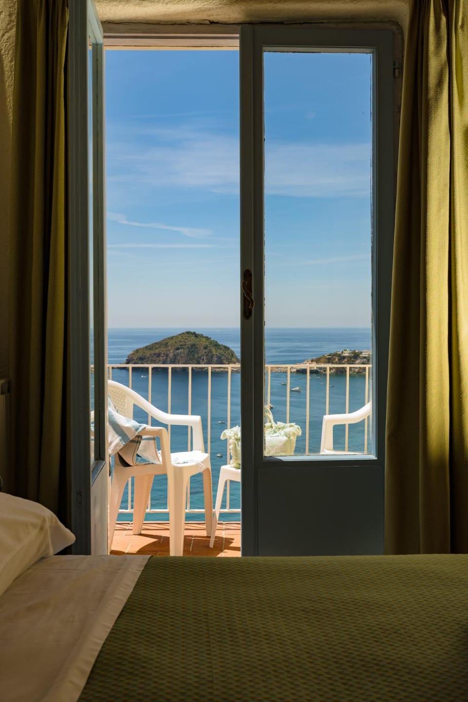 Bed, View (from property/room), Balcony/Terrace, Bedroom, Sea view