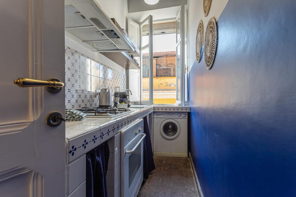 Kitchen or kitchenette, dishwasher, stove