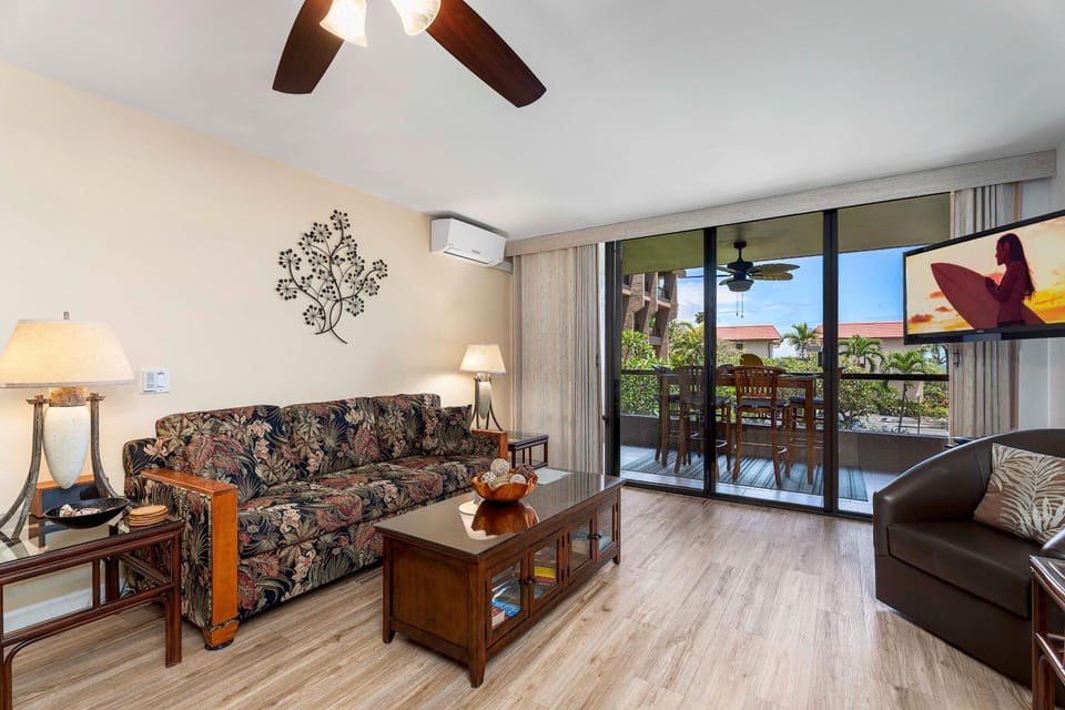 Kona Pacific D524 Kauhale House in Holualoa