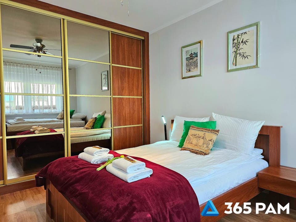 Bed, Photo of the whole room, Bedroom, towels, wardrobe