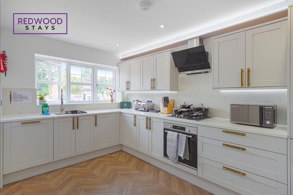 Kitchen or kitchenette, minibar, pet friendly, stove, toaster