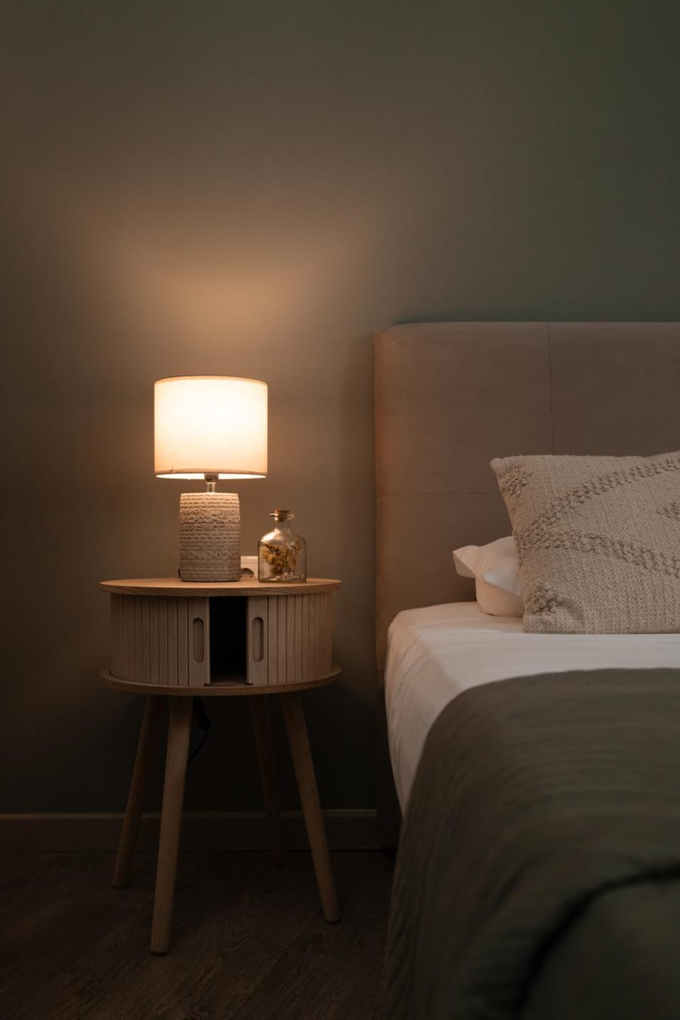 Bed, Decorative detail, Bedroom