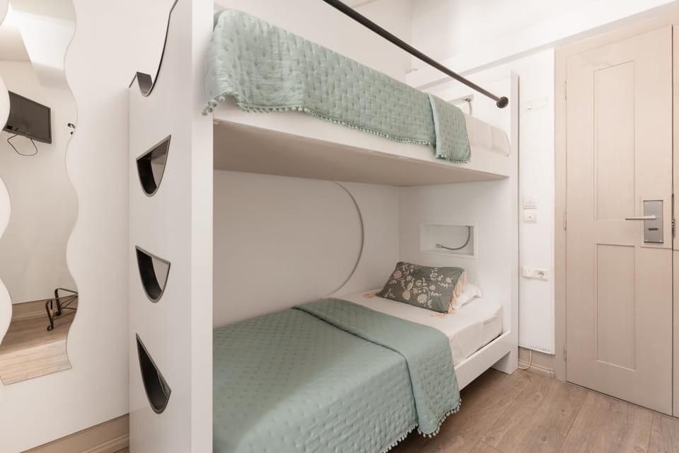 Bed, Photo of the whole room, Bedroom, bunk bed