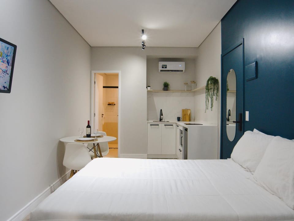 Bed, Kitchen or kitchenette, Bedroom