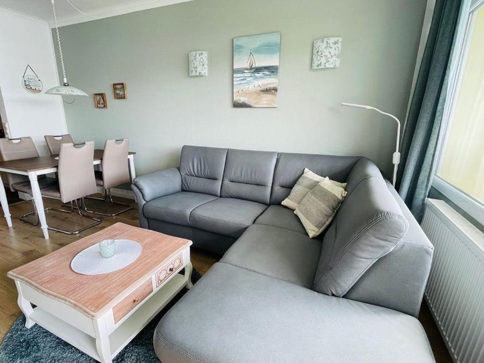 Strandhuus-ehem-Strandhotel-Wohnung-102-Suedblick-Typ-IV Apartment in Heiligenhafen