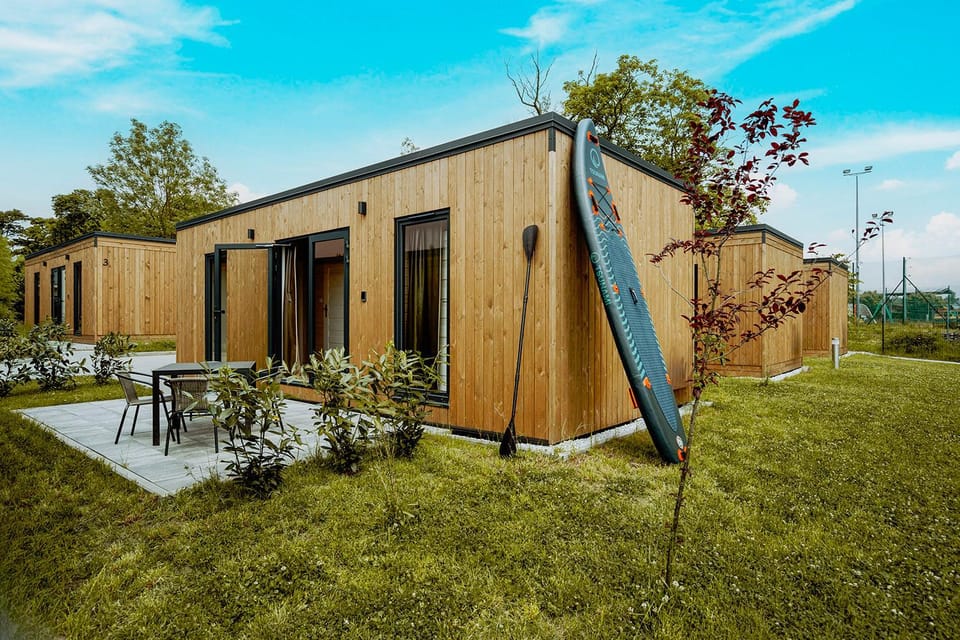 Property building, Day, Natural landscape, Garden, Garden view