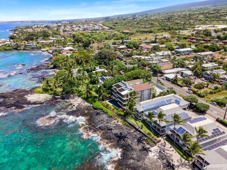Hale Pohaku 3 House in Holualoa