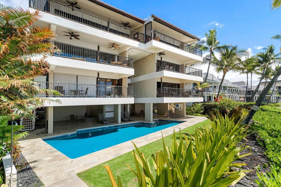 Hale Pohaku 3 House in Holualoa