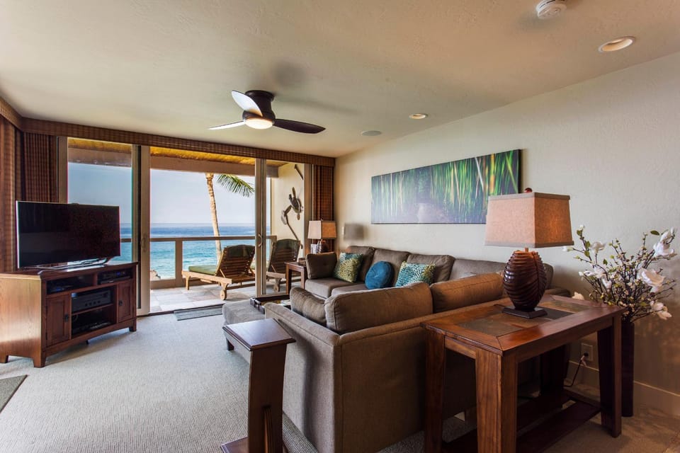 Surf and Racquet 1206 House in Big Island