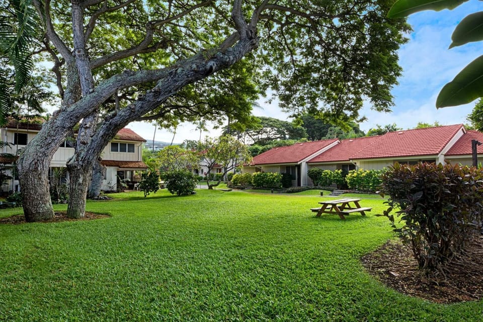 Surf and Racquet 52 House in Big Island