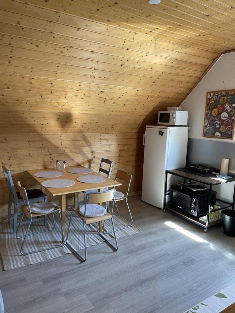 Schicke Ferien- und Monteurswohnung 53 qm Philippsburg Apartment in Baden-Württemberg