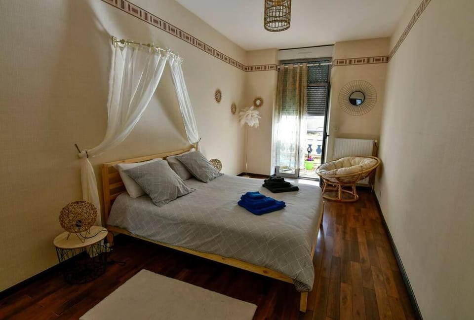 Grand appartement de haut standing en centre-ville Apartment in Montluçon