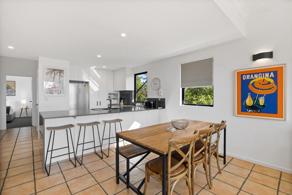 Pristine 2-Bed Apartment with Pool and Balcony Apartment in Sunrise Beach