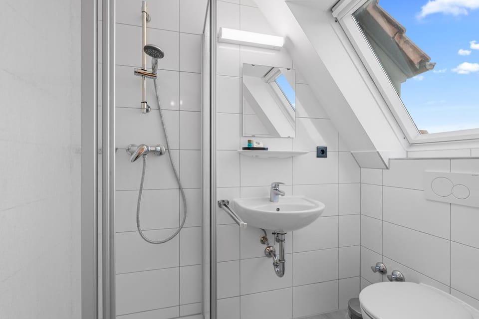 Shower, Toilet, Bathroom, Bathroom, City view, Garden view