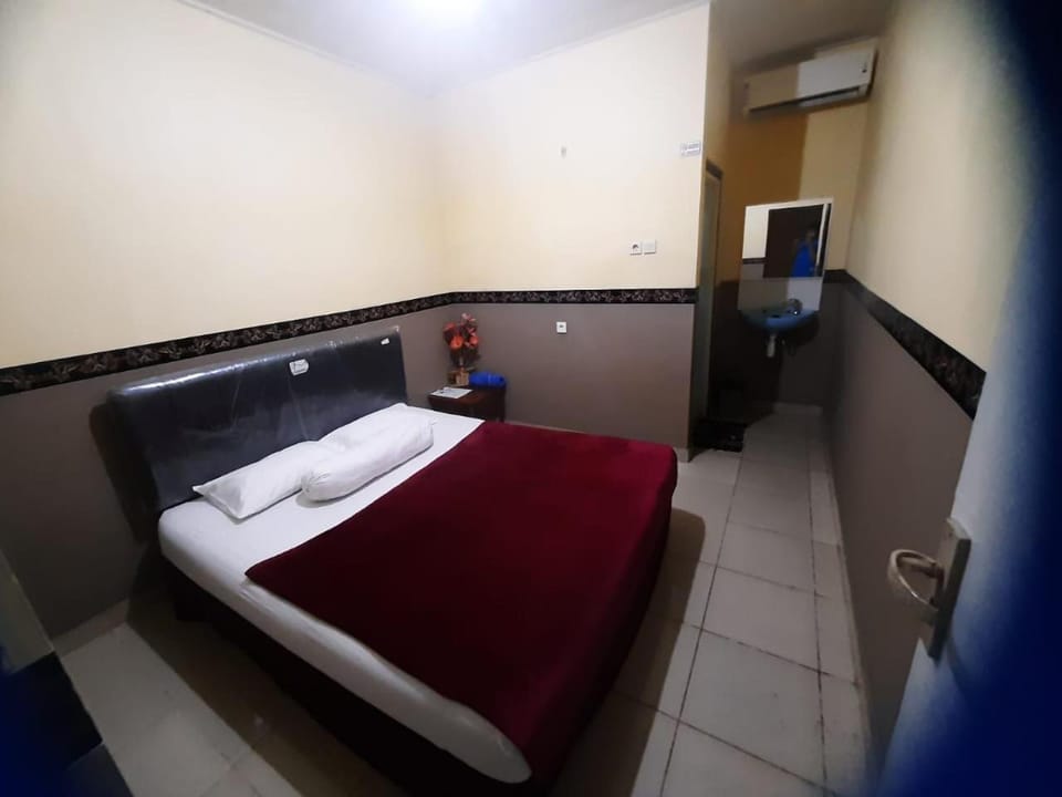 HALFWAY House Bed and Breakfast in East Java