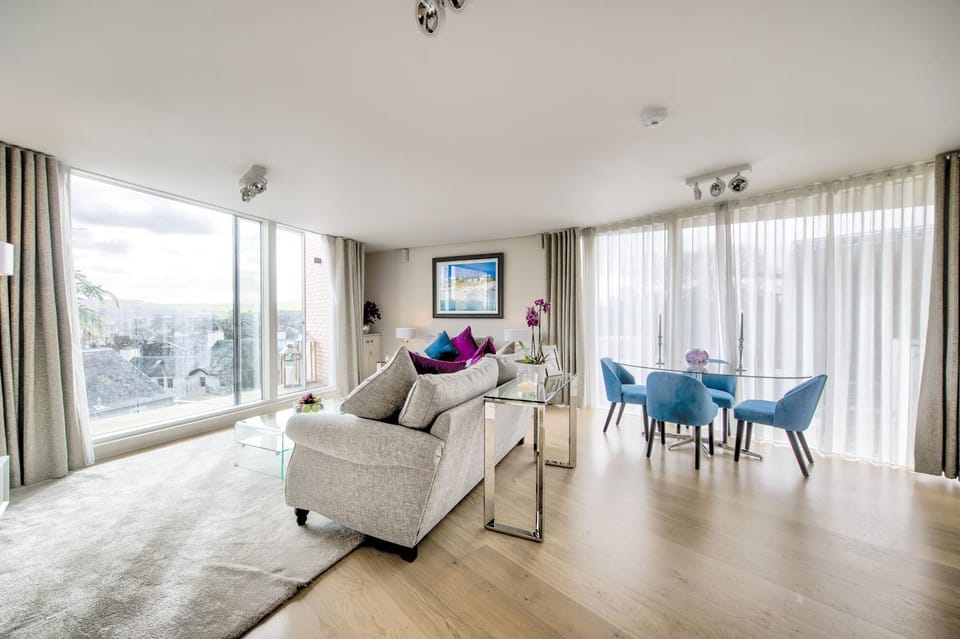Communal lounge/ TV room, Living room