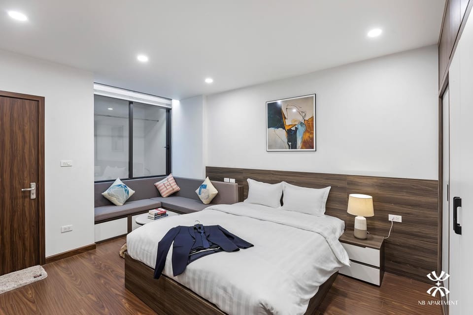 Bed, Photo of the whole room, Seating area, Bedroom