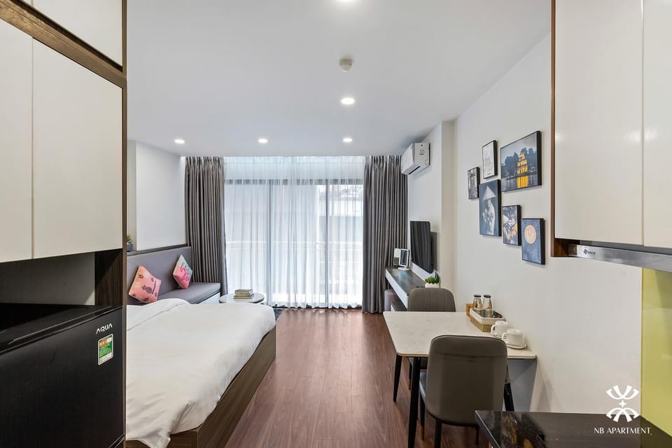 TV and multimedia, Living room, Photo of the whole room, Seating area, Dining area, hair dresser