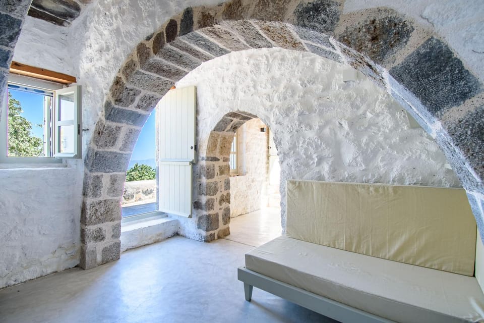 Apostrophe Traditional Residence in Nisyros with arcurated interior. Privacy & Authenticity Apartment in Decentralized Administration of the Aegean