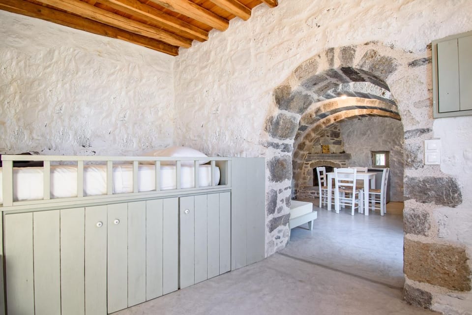 Apostrophe Traditional Residence in Nisyros with arcurated interior. Privacy & Authenticity Apartment in Decentralized Administration of the Aegean