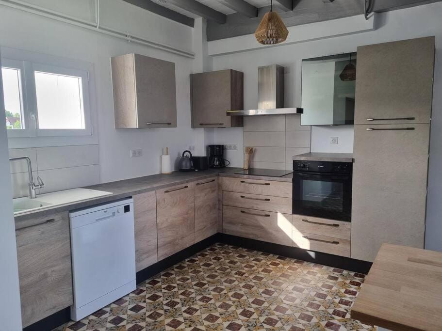 Kitchen or kitchenette, dishwasher, minibar, pet friendly, stove, toaster