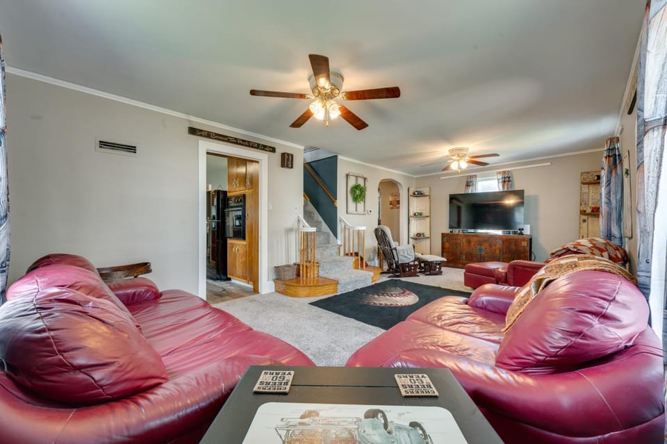 Cozy Iowa Getaway w/ Patio & Fenced-In Yard! House in Iowa