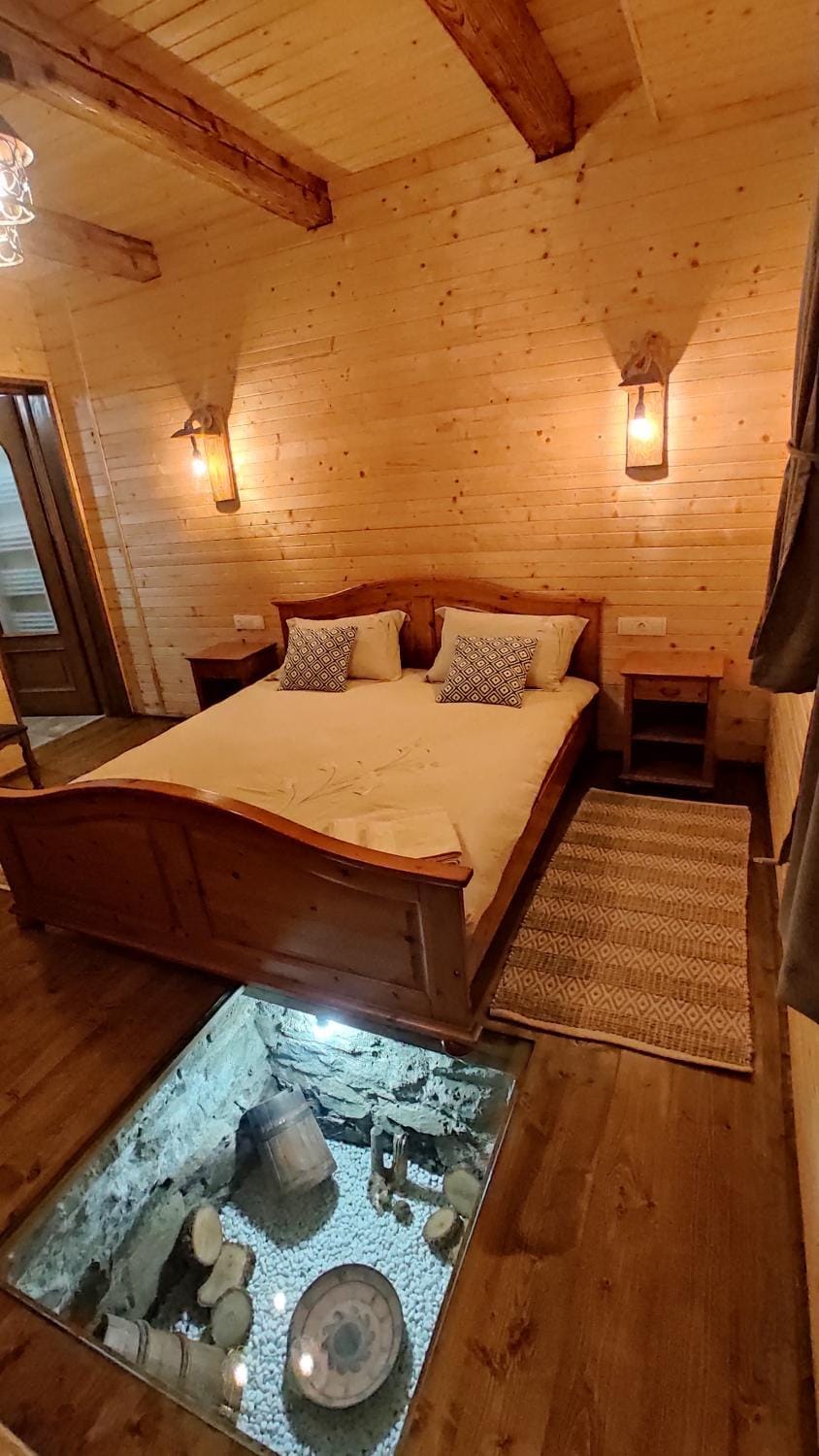 Casa de Lemn Maramures Bed and Breakfast in Romania