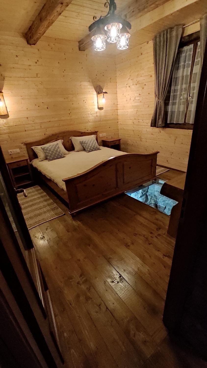 Casa de Lemn Maramures Bed and Breakfast in Romania