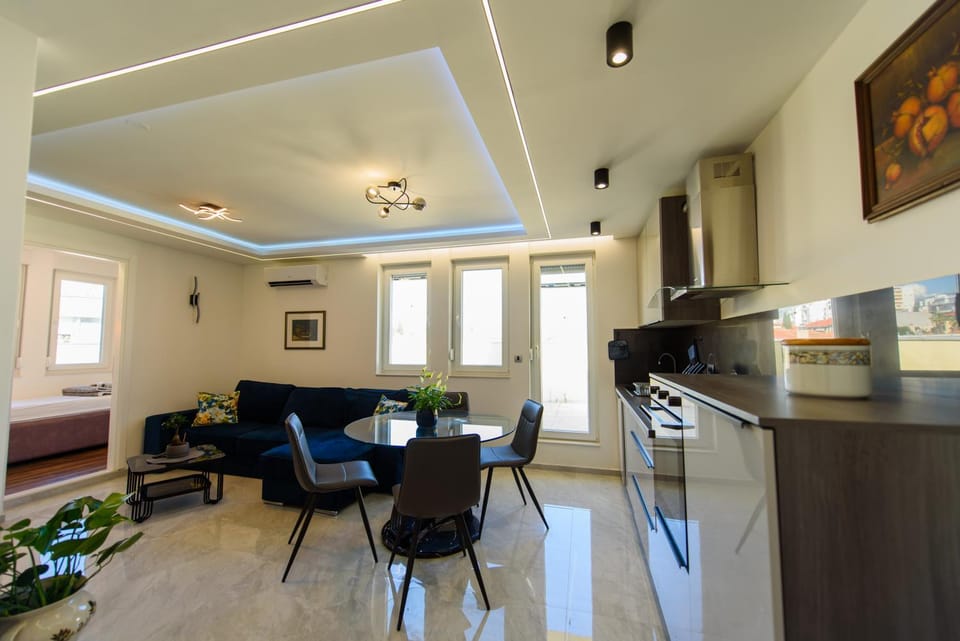 Living room, Dining area
