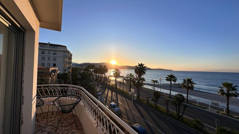 Beach front, Superbe appartement pour 4 personnes Apartment in Nice