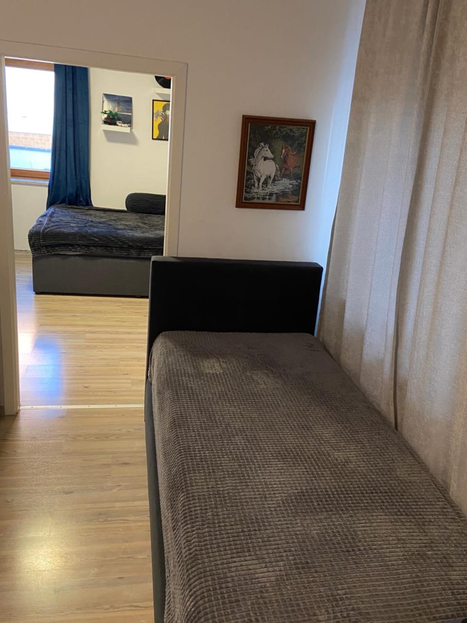 Bed, Photo of the whole room, Seating area, Bedroom