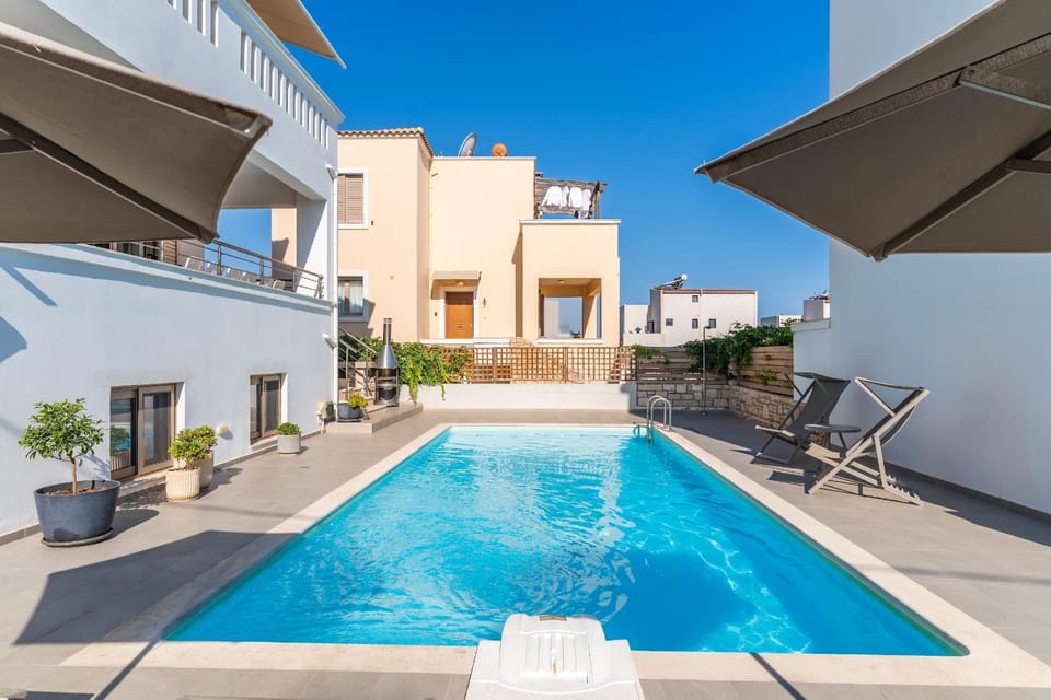 Villa Gagra - Villa by the Sea with a Private Pool Villa in Panormos in Rethymno
