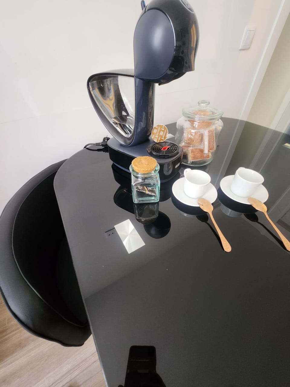 Coffee/tea facilities, Breakfast