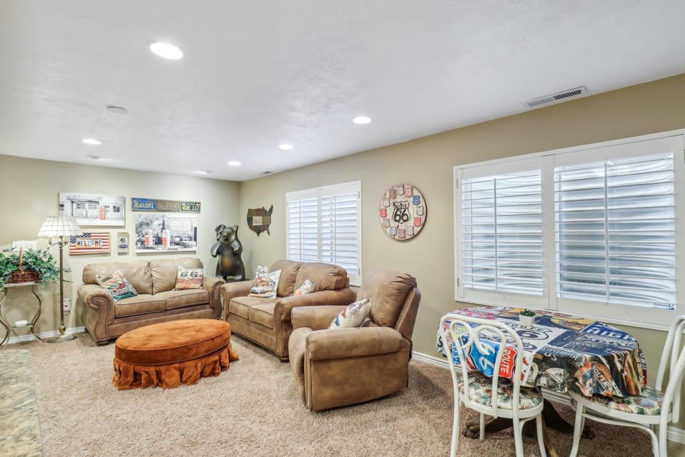 Secret Garden Retreat | Private Patio | Kitchen Apartment in Cedar Hills
