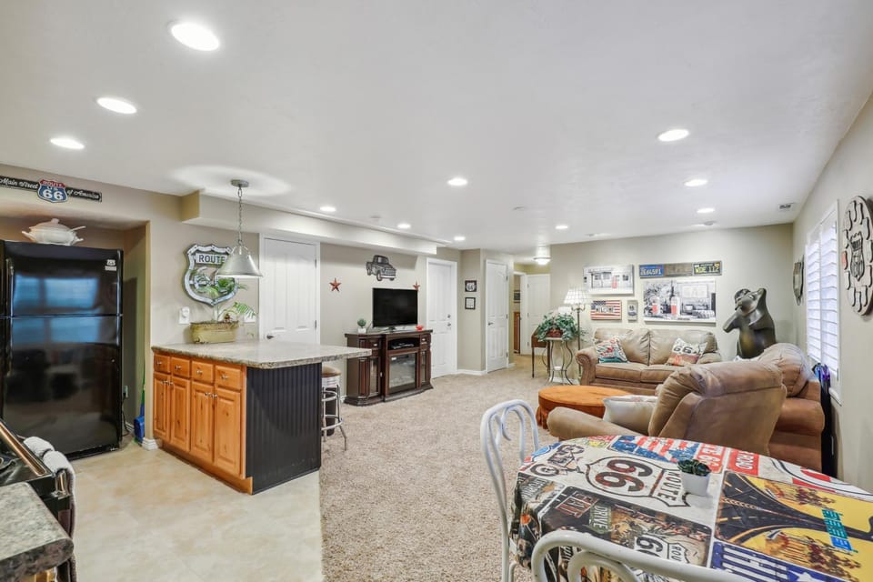Secret Garden Retreat | Private Patio | Kitchen Apartment in Cedar Hills