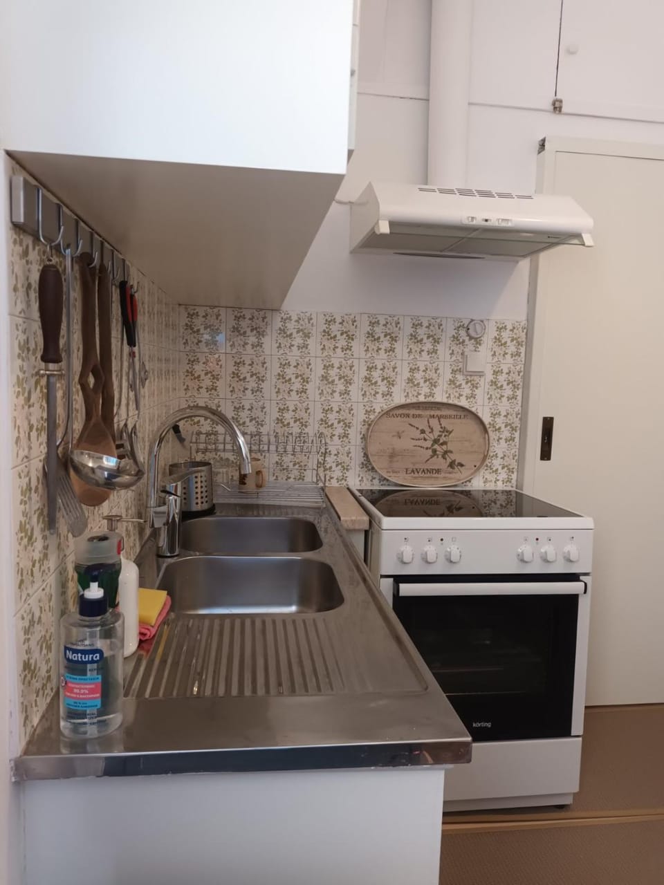 Kitchen or kitchenette, pet friendly, stove
