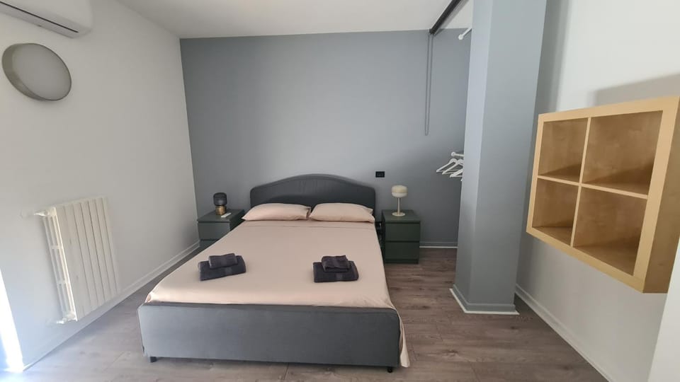 Bed, Photo of the whole room, Bedroom, wardrobe