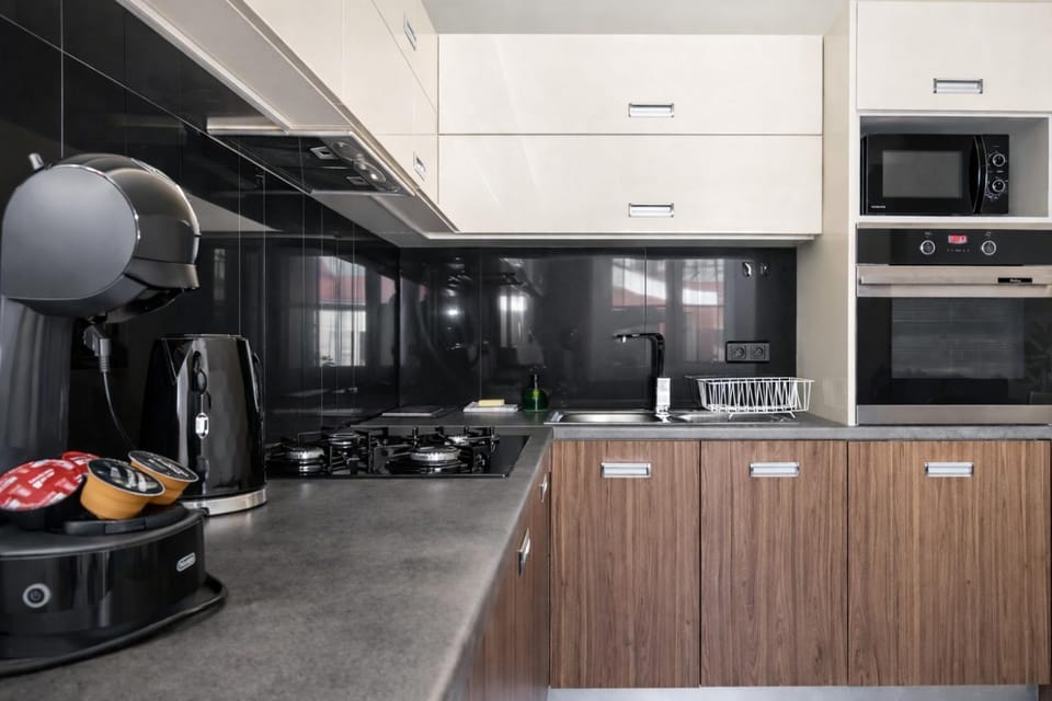 Coffee/tea facilities, Kitchen or kitchenette, microwave, oven