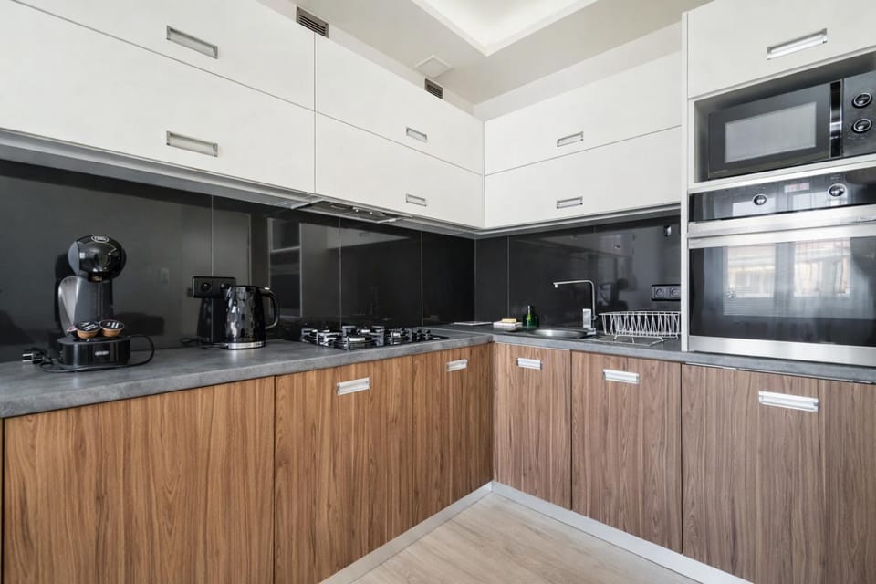 Coffee/tea facilities, Kitchen or kitchenette, microwave, oven