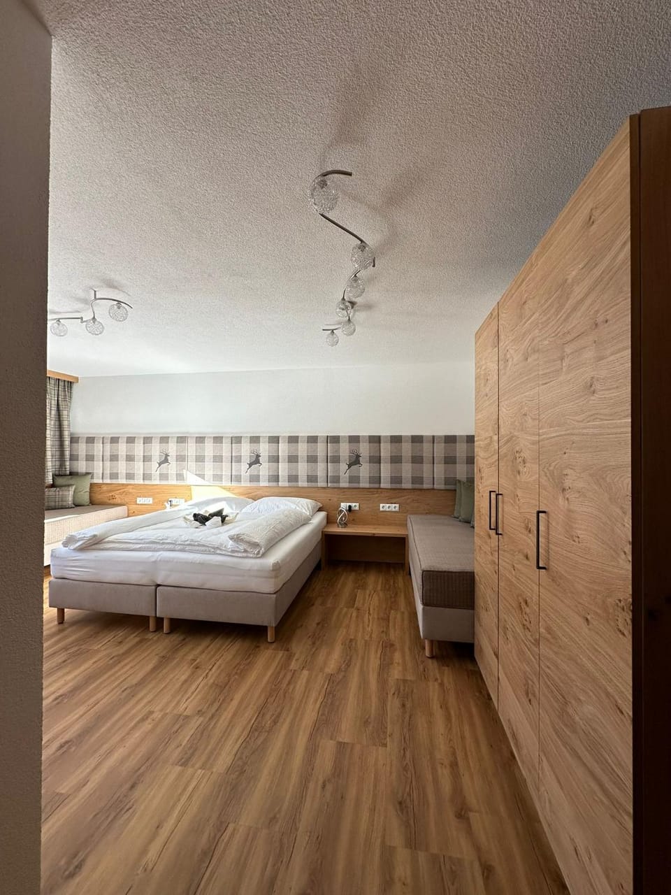 Bed, Photo of the whole room, Bedroom, wardrobe