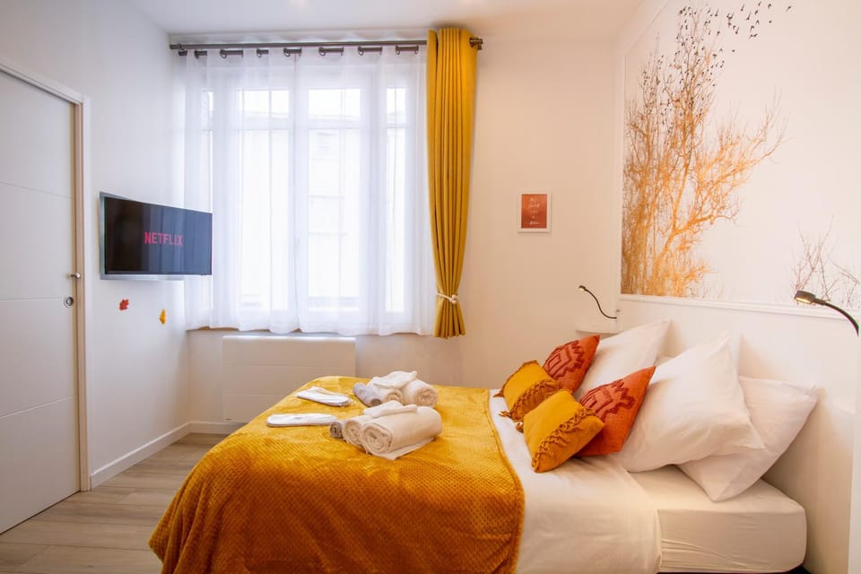 Bed, TV and multimedia