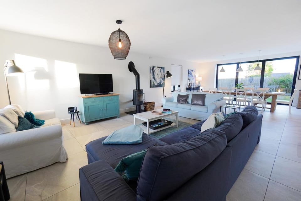TV and multimedia, Living room, Seating area
