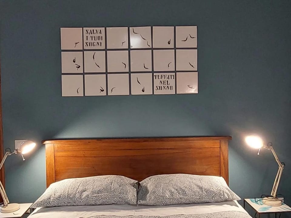 Bed, Bedroom, internet, microwave, air conditioner